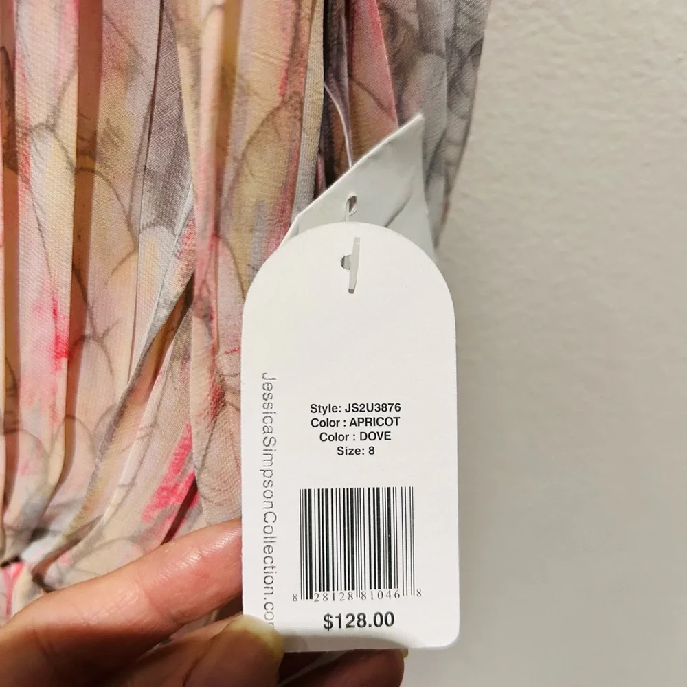 Pastel Pleated Short Dress with V-Neck- Size 8- label tag was removed - Picture 11 of 12